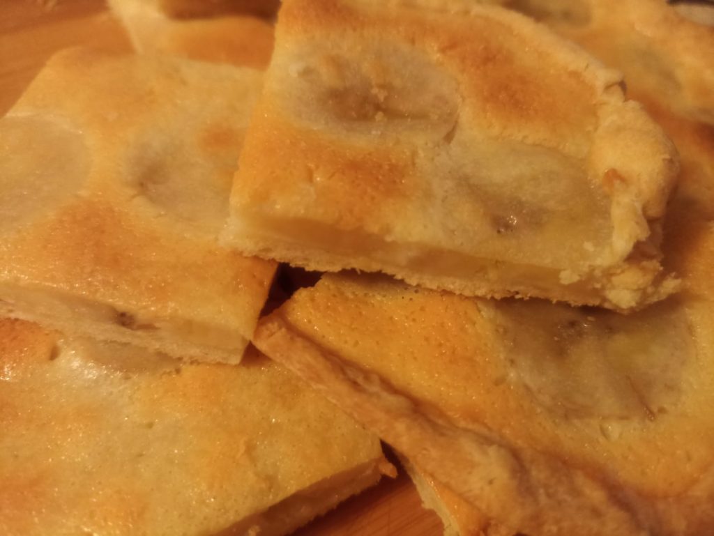 Заливной пирог с бананами 
