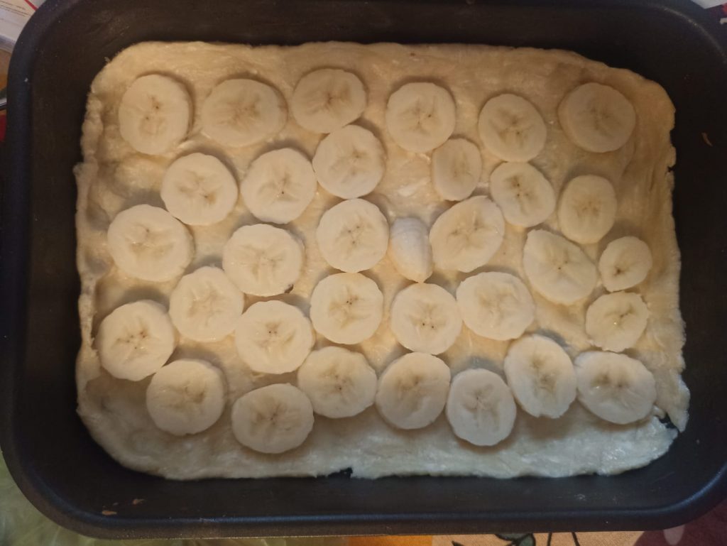 Заливной пирог с бананами 
